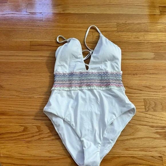 NWT BAR lll Smocked Plunging Crossback One Piece Swimsuit - Picture 2 of 4